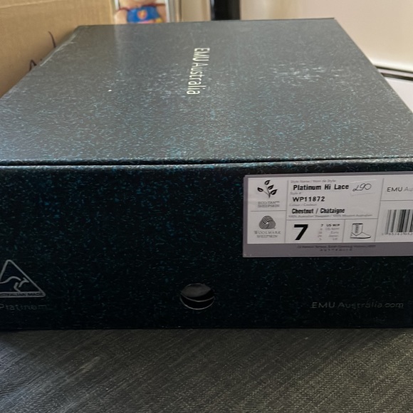 New with Box Emu Australia Platinum Hi Lace Size US 7 W ( chestnut ) waterproof - Picture 5 of 5